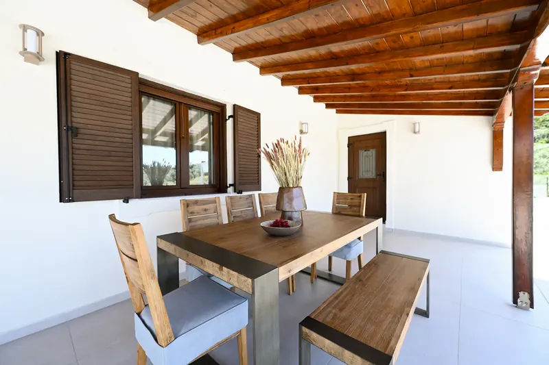 The dining room and its windows