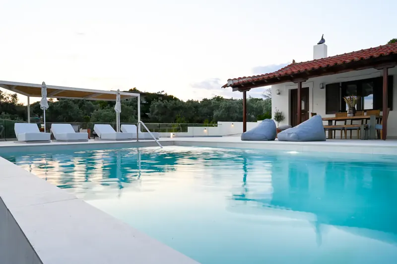 The pool from the far end